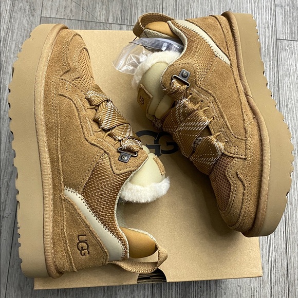 UGG Lowmel Sneakers – Women’s Casual Shoes – Comfortable & Stylish – Authentic - Picture 4 of 9